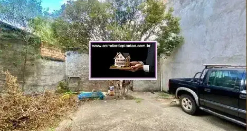 Oportunidade para comprar a esta casa no bairro sagrada família!