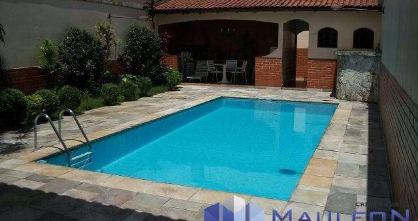 Casa assobradada com piscina - Excelente localização !!!