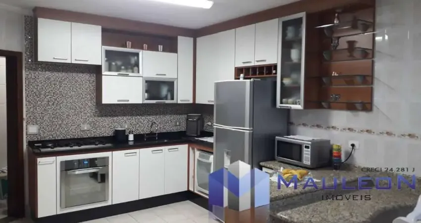 Aconchegante sobrado no Jardim Têxtil.