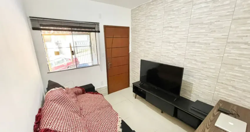 Casa de 2 quartos, 2 banheiros, garagem e terraço com churrasqueira