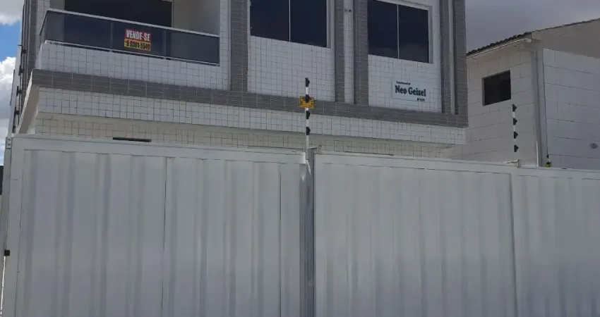Lindo apartamento no coração do geisel com área e garagem privativa!