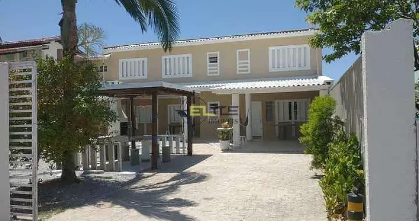 Casa à venda, mobiliada com 3 dormitórios, sendo todos com suíte na praia do sonho, em palhoça/sc