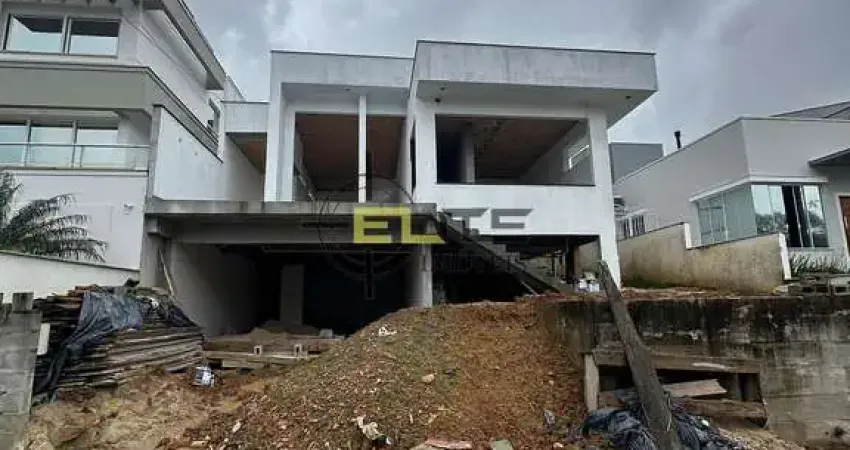 Casa alto padrão em fase de acabamento com 4 suítes a 300m do lago da pedra branca.