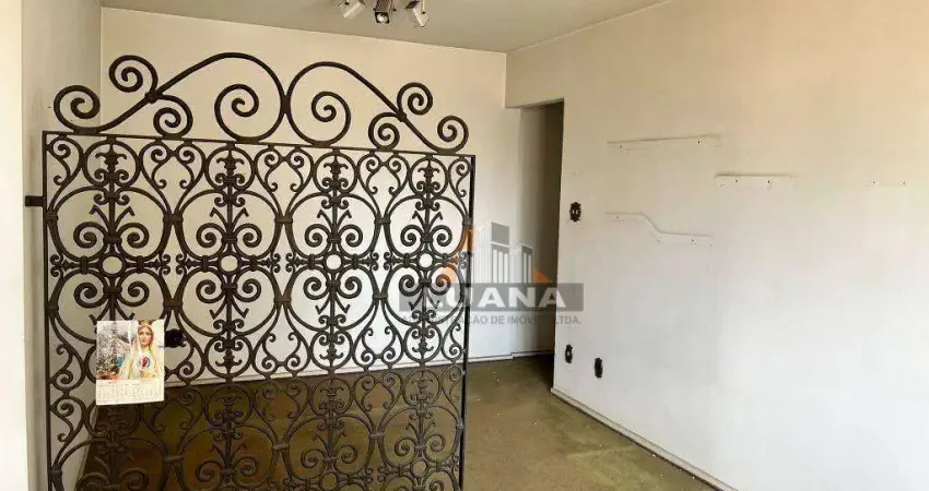 Apto 2 dorm, sala 2 amb, wc social, dorm e wc empreg, area serv, 1 vaga (imovel para reforma)