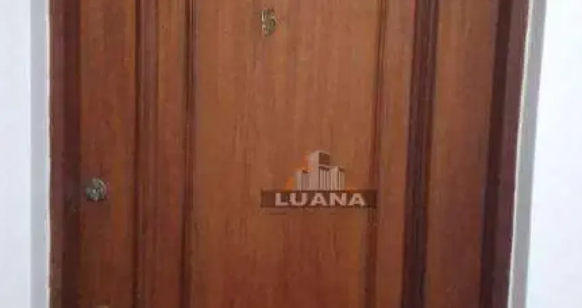 Excelente apto duplex mobiliado com 1 suite com closet e vaga de garagem na aclimação