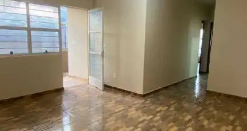 Casa Residencial ou Comercial com 3 Quartos para alugar, 106 m² por R$ 2.000/mês - Vila Fiori - Sorocaba/SP