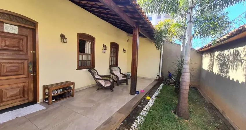 Casa com 3 quartos à venda na Rua Pitágoras, 170, Jardim Industrial, Contagem