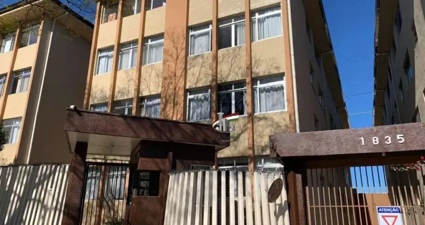 Apartamento 3 quartos no térreo na Av Iguaçu para alugar 90m² - AP126