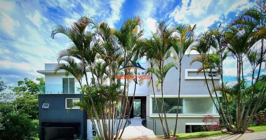 Imponente Casa em Condomínio de Luxo na Granja Viana - 4 quartos, 4 suítes, 3 salas, 5 banheiros, 8 vagas, 435,91 m².