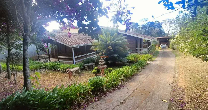 Casa em condomínio à venda em cotia-sp, tijuco preto: 3 quartos, 1 suíte, 3 banheiros, 10 vagas de garagem e 280m² de área.