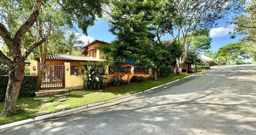 Casa de luxo em condomínio no Parque Rincão, Cotia-SP: 4 quartos, 6 salas, 5 banheiros e 470,52 m² de área. Venha conferir!
