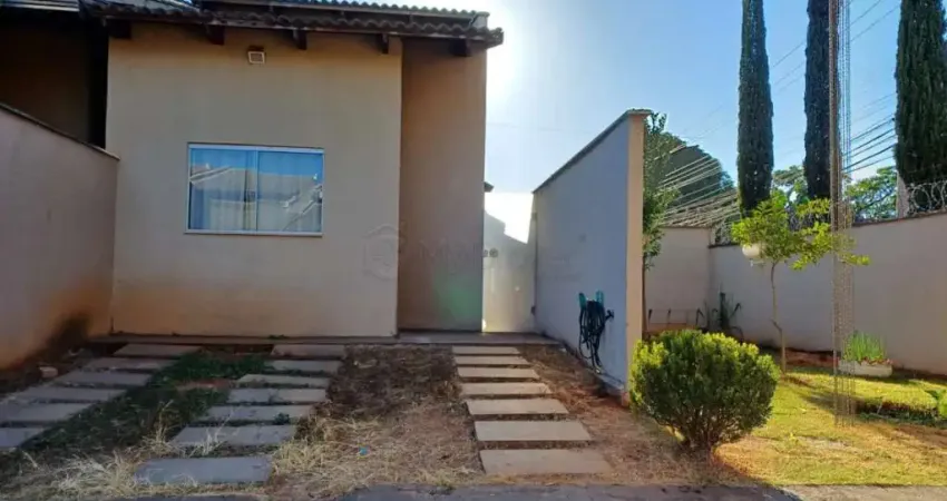 Casa 2 quartos em condominio portal das hortênsias - chácaras recreio são joaquim