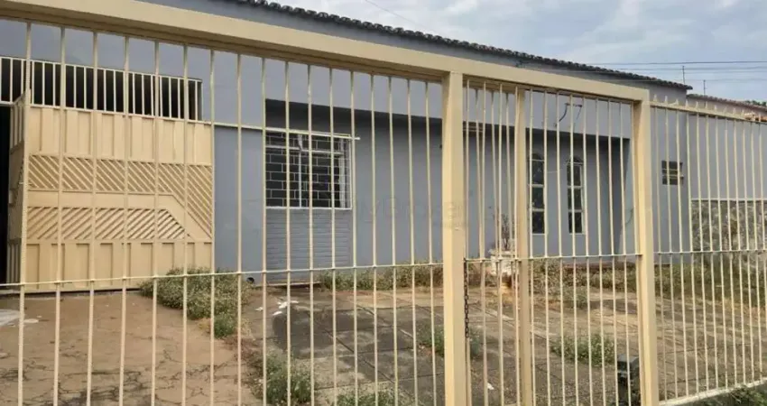 Casa com 3 quartos para alugar na Rua C5, Parque das Laranjeiras, Goiânia