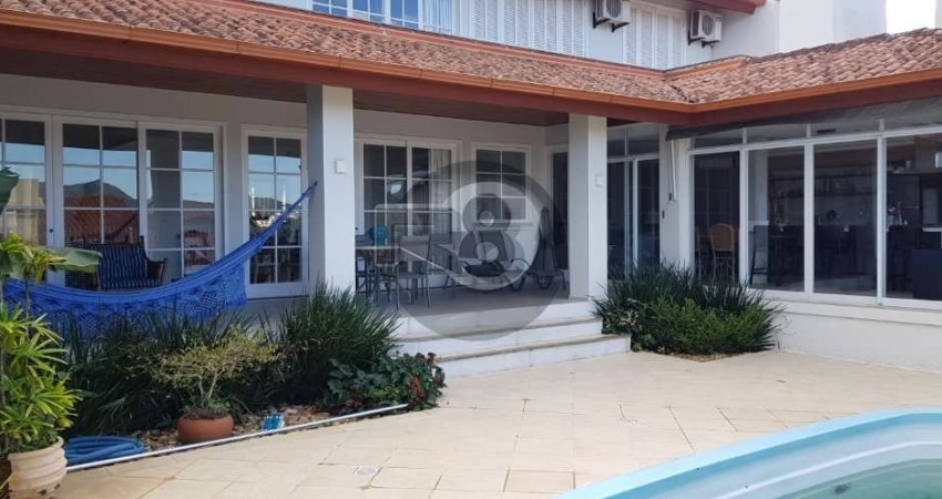 Casa de alto padrão 444m² privativos!