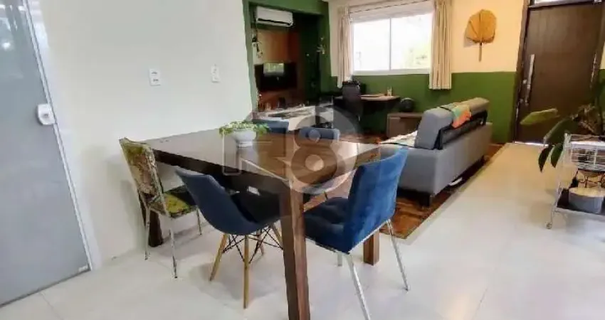 Ampla Casa com 2 Dorms, 3 Vagas e 97m² Privativos!