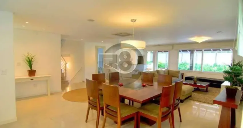 Casa em Condomínio com 6 suítes, 350m² privativos