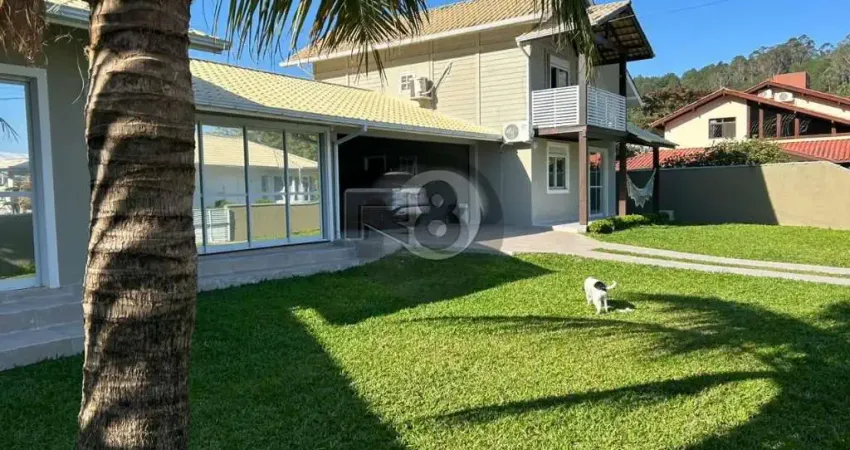 Casa em condomínio fechado com 4 quartos à venda na Rua Isid Dutra, Sambaqui, Florianópolis
