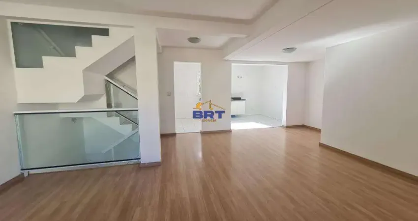 Sobrado à venda em Curitiba, Xaxim, com 3 quartos, com 129 m²