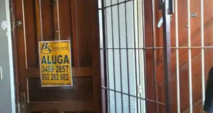 Aluga-se apartamento no bairro guajuviras  em canoas , próximo ao  supermercado vancosty na av 17 de abril.