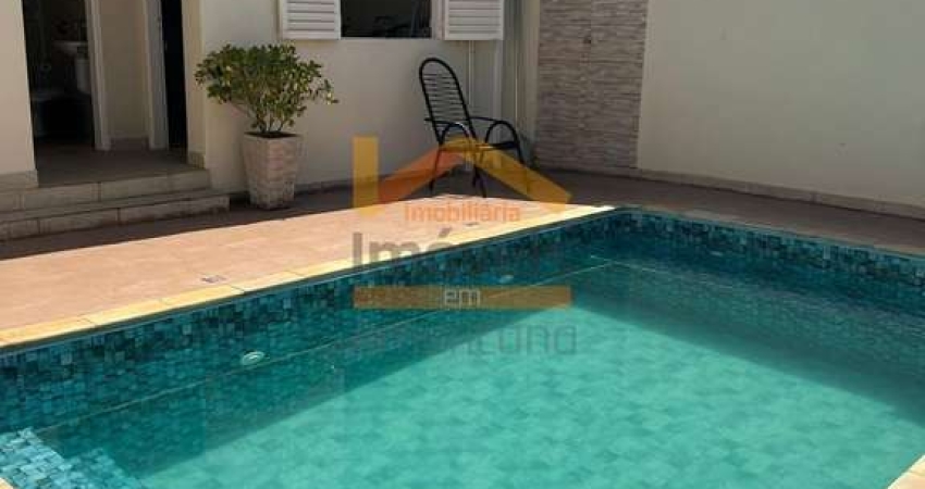 Imperdível oportunidade de adquirir uma casa de alto padrão na Vila Santo Antônio, Americana-SP: 3 quartos, 1 suíte, 3 salas, 4 banheiros, 4 vagas, 212m²!
