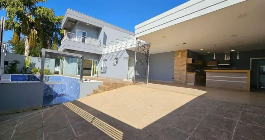 Casa de luxo em condomínio: 3 quartos, 3 suítes, 5 banheiros e 233m² em Americana-SP. Confira!