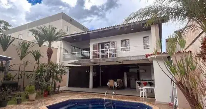 Casa à venda em Americana-SP, Vila Nossa Senhora de Fátima: 3 quartos, 3 suítes, 1 sala, 5 banheiros, 3 vagas, 283m².