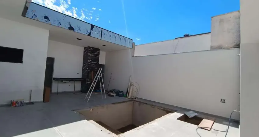 Casa à venda em Americana-SP, Jardim Terramérica II: 3 quartos, 2 suítes, 4 banheiros, 3 vagas, 205m². Venha conhecer!
