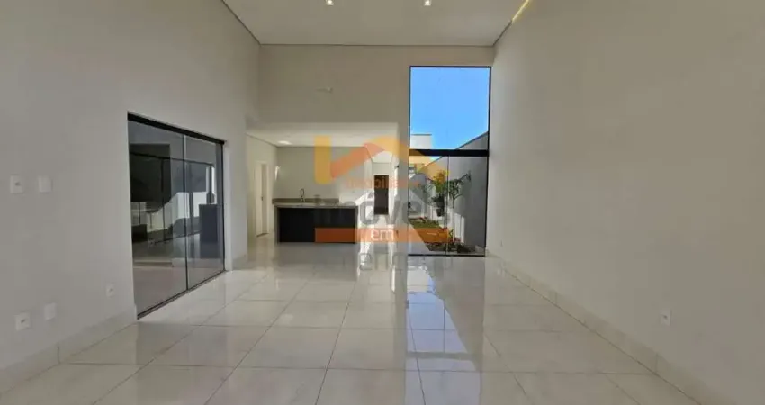Casa de alto padrão em condomínio: 3 quartos, 1 suíte, 2 salas, 3 banheiros, 4 vagas de garagem em Nova Odessa-SP.