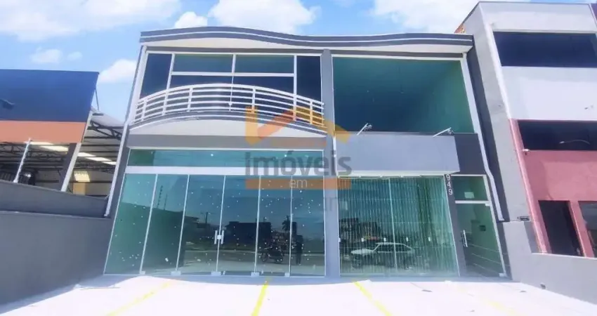 Salão Comercial para Locação em Santa Bárbara d'Oeste-SP, Bairro Cândido Bertine: 2 Banheiros, 4 Vagas, 180m².
