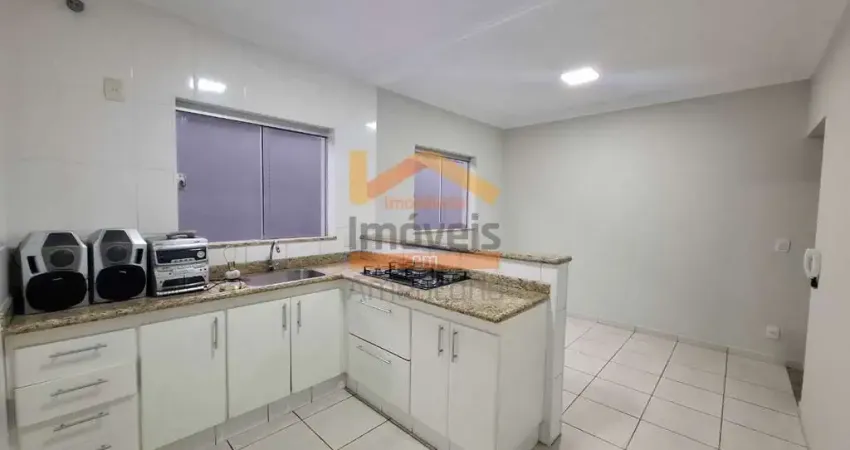 Casa à venda em americana-sp, cidade jardim ii. 3 quartos, 1 suíte, 2 salas, 2 banheiros, 2 vagas cobertas, 177m².