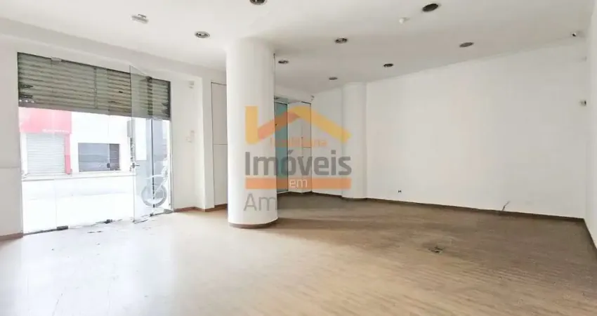 Salão comercial de alto padrão para locação no centro de americana-sp: 3 salas, 3 banheiros, 155m² de área