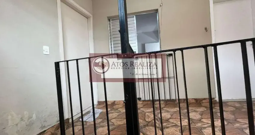 Casa à Venda no Jardim Edda, SP: 3 Dorms, 1 Banheiro - R$230 Mil, são 3 casinhas no quintal, Ideal para investimento.