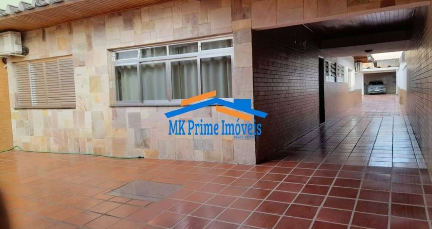 Ótima Casa Térrea com 3 Dormitórios e 5 Vagas - Jaguaribe.