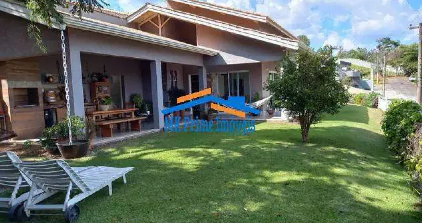Casa em condonínio com 700m² sendo 3 suítes em Atibaia.