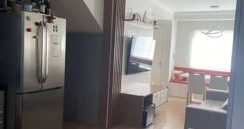 Lindo Sobrado sendo 2 Dormitórios e 2 Vagas em Condomínio no Bela Vista.