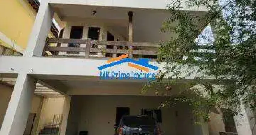 Sobrado 300m², 04 Dormitórios, 06 Vagas na Garagem.