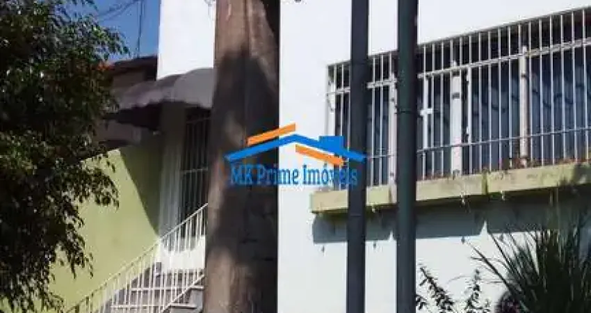 Excelente Sobrado com 3 Dormitórios sendo 1 Suíte e 3 Vagas de Garagem.