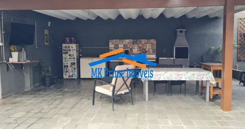 Ótimo Imóvel Casa Térrea com 3 Dormitórios, e 4 Vagas de Garagem.