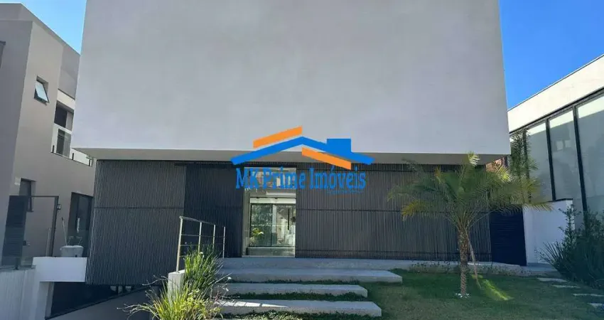 Casa em Condomínio a Venda sendo 4 suítes, 7 Vagas no Villa Solaia.