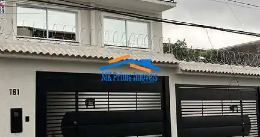 Sobrado Novo sendo 3 Suítes, Churrasqueira e 4 vagas no Bela Vista.