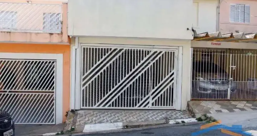 Excelente Sobrado com 3 Dormitórios sendo 2 Suítes e uma Vaga de Garagem.