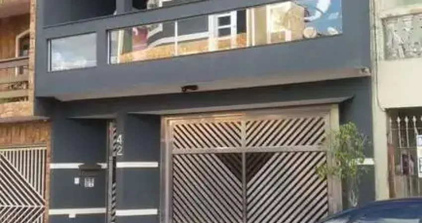 Sobrado Espetacular com 280m² e 4 Dormitórios - Santa Maria.