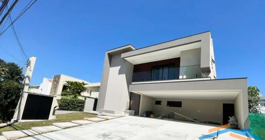 Casa com Acabamentos de Alto Padrão em Alphaville Residencial 2.