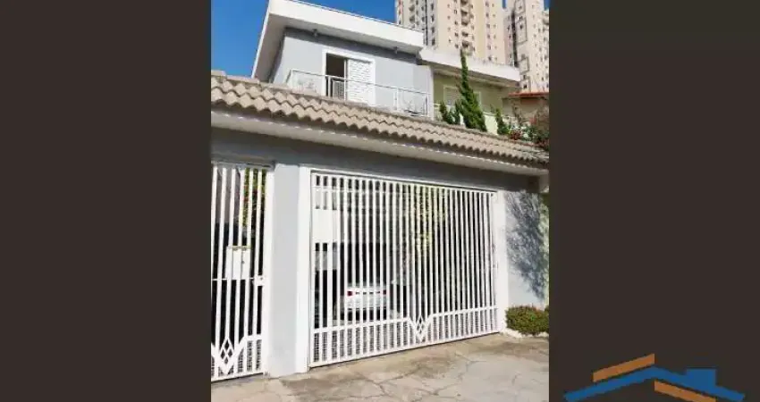 Lindo Sobrado com 3 Suítes e 4 Vagas de Garagem.
