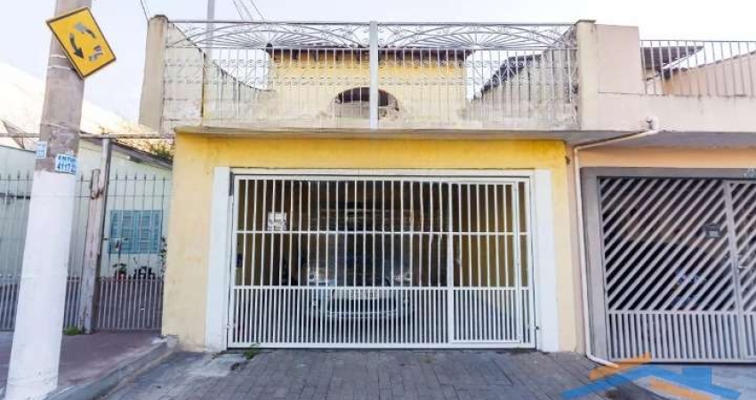 Ótimo Sobrado com 3 Dormitórios sendo 1 Suíte e 2 Vagas de Garagem.