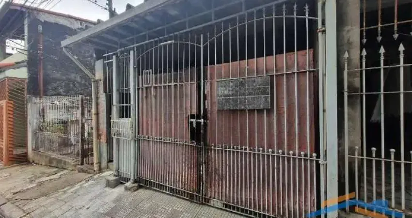 Ótima Casa Térrea com 2 Dormitórios e 1 Vaga de Garagem.