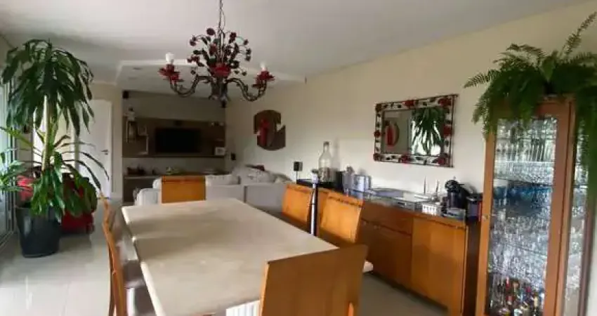 VENDE Apartamento com 198m², 04 Quartos, 03 Suítes - ALPHAVILLE.