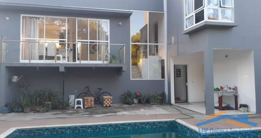 Casa de condomínio 180m2, com 3 dormitórios em Cotia/SP.