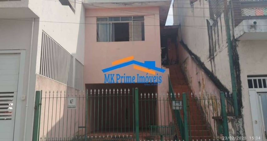 Ótima Casa Assobradada com 2 Dormitórios e 2 Vagas de Garagem.