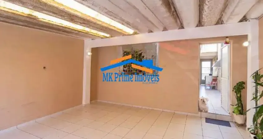 Ótima casa com 3 dormitórios e 2 vagas de garagem.